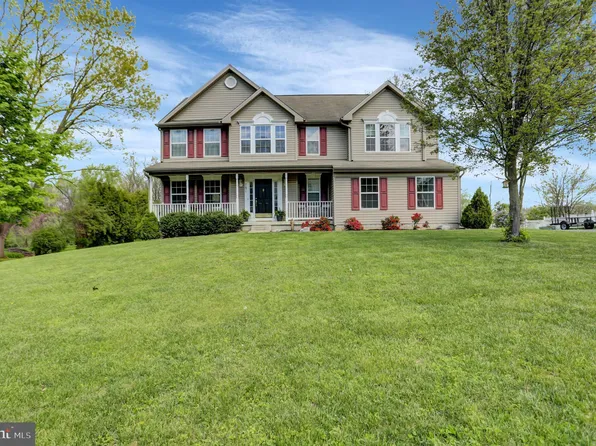 791 Crestwood Dr, Chambersburg, PA 17202