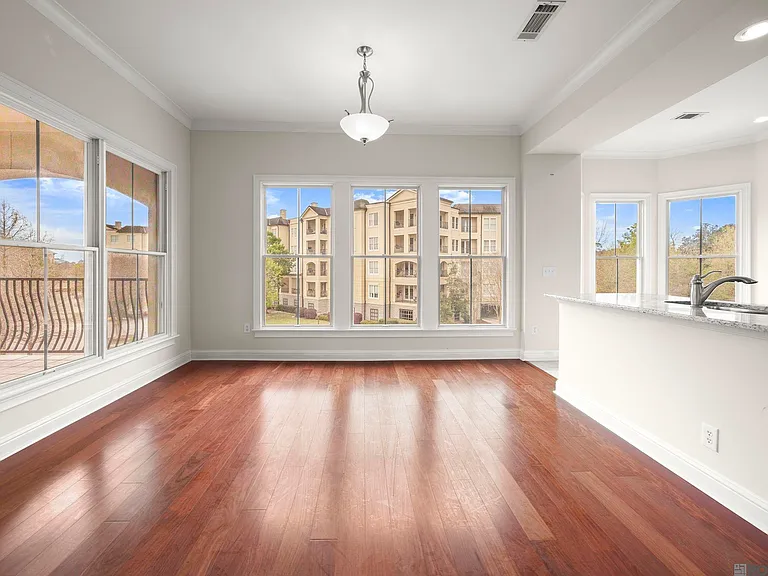 998 Stanford Ave #303 — Photo 12
