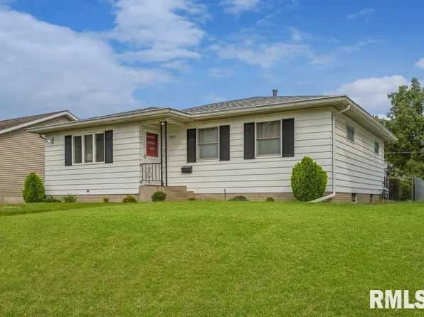 1413 30th Ave, Moline, IL 61265