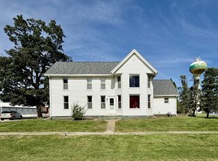 400 N School St, Atkinson, IL 61235