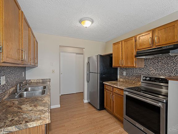5th image of 9513 Woodland Hills Dr Unit 9513