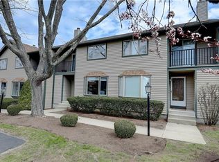 4 Tamarac Dr #E, Smithfield, RI 02828