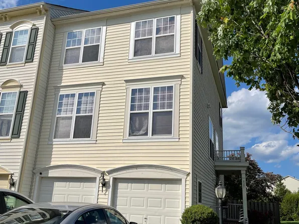 9257 Alvyn Lake Cir, Bristow, VA 20136