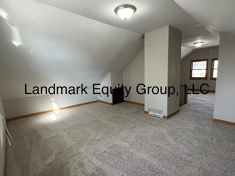 1202 N Liberty St — Photo 12