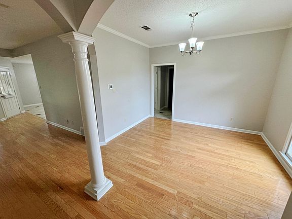 5th image of 2747 Fletcher Park Cir W
