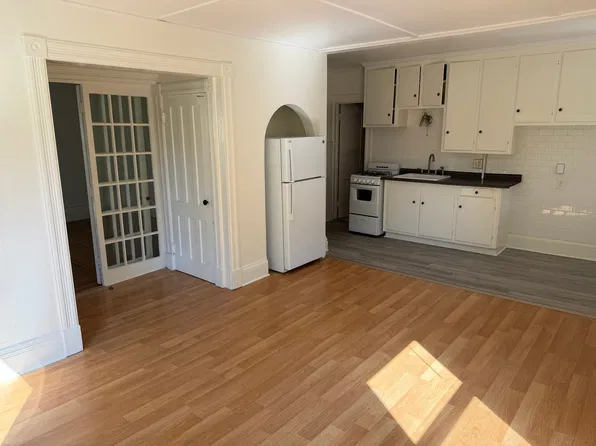 One Bedroom One Bath in East Side Neighborhood Saratoga Springs, (undisclosed Address), Saratoga Springs, NY 12866