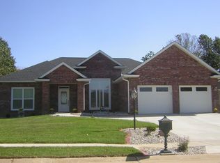 5307 Deer Creek Ct, Godfrey, IL 62035