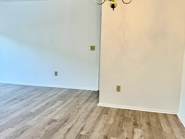 410 Maple Ave #H — Photo 4