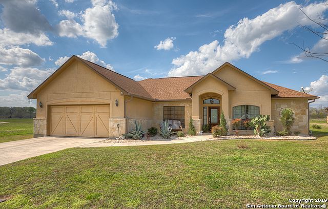 1st image of 207 Mackenzie Dr