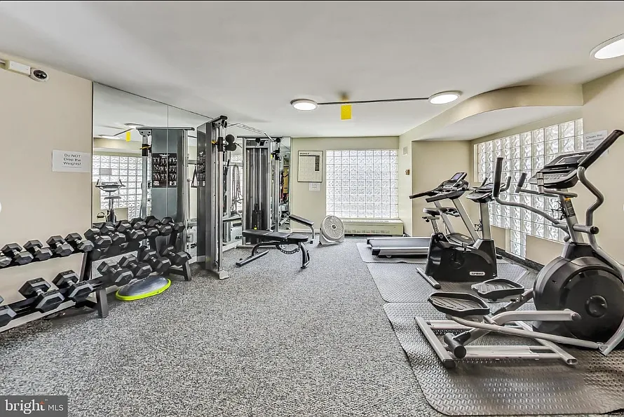 1 bed, 665 sqft, $1,900 — Photo 2