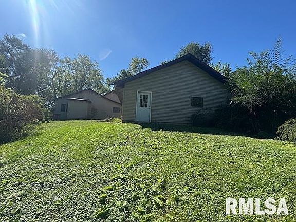 4th image of 320 30th Ave N