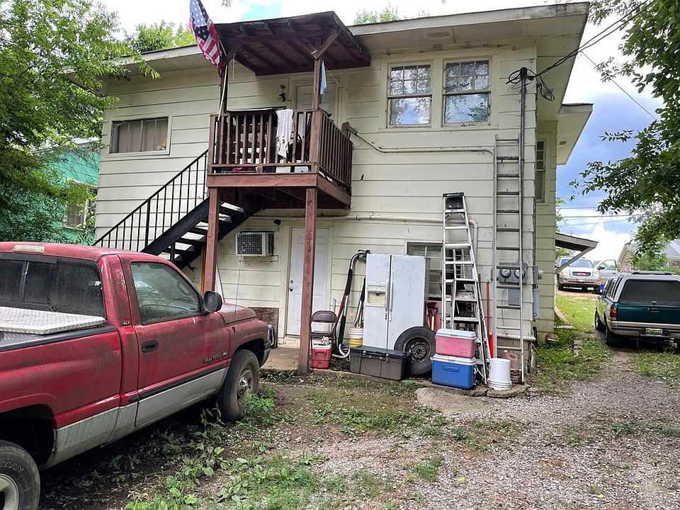 2nd image of 416 Howell St