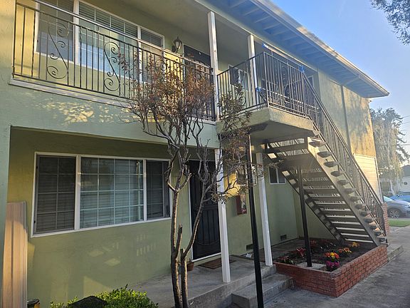 5th image of 660 Main St APT 3