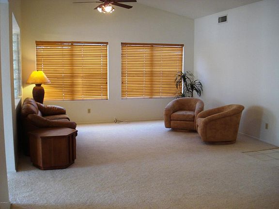 3rd image of 10618 E Bellflower Dr