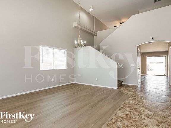 2nd image of 3256 W Huntington Dr