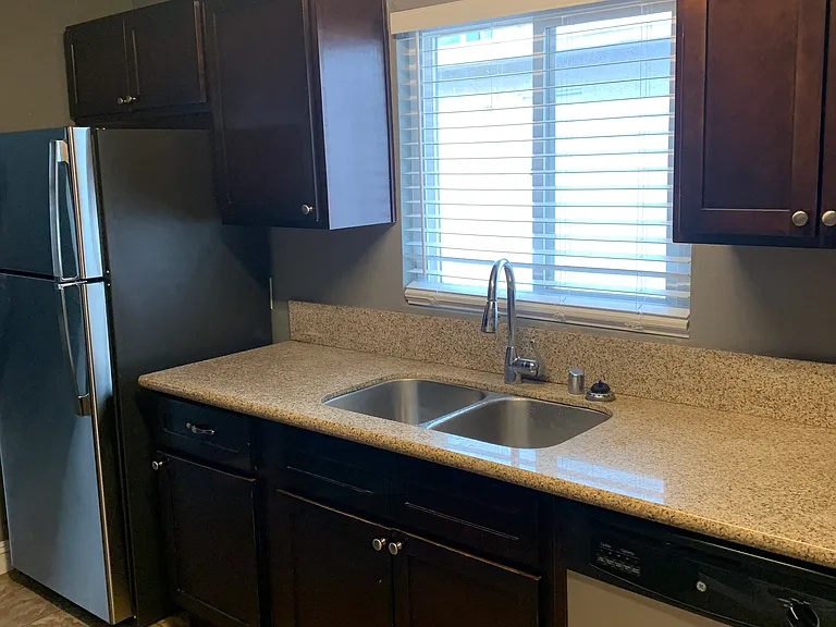1803 Linden Ave — Photo 15