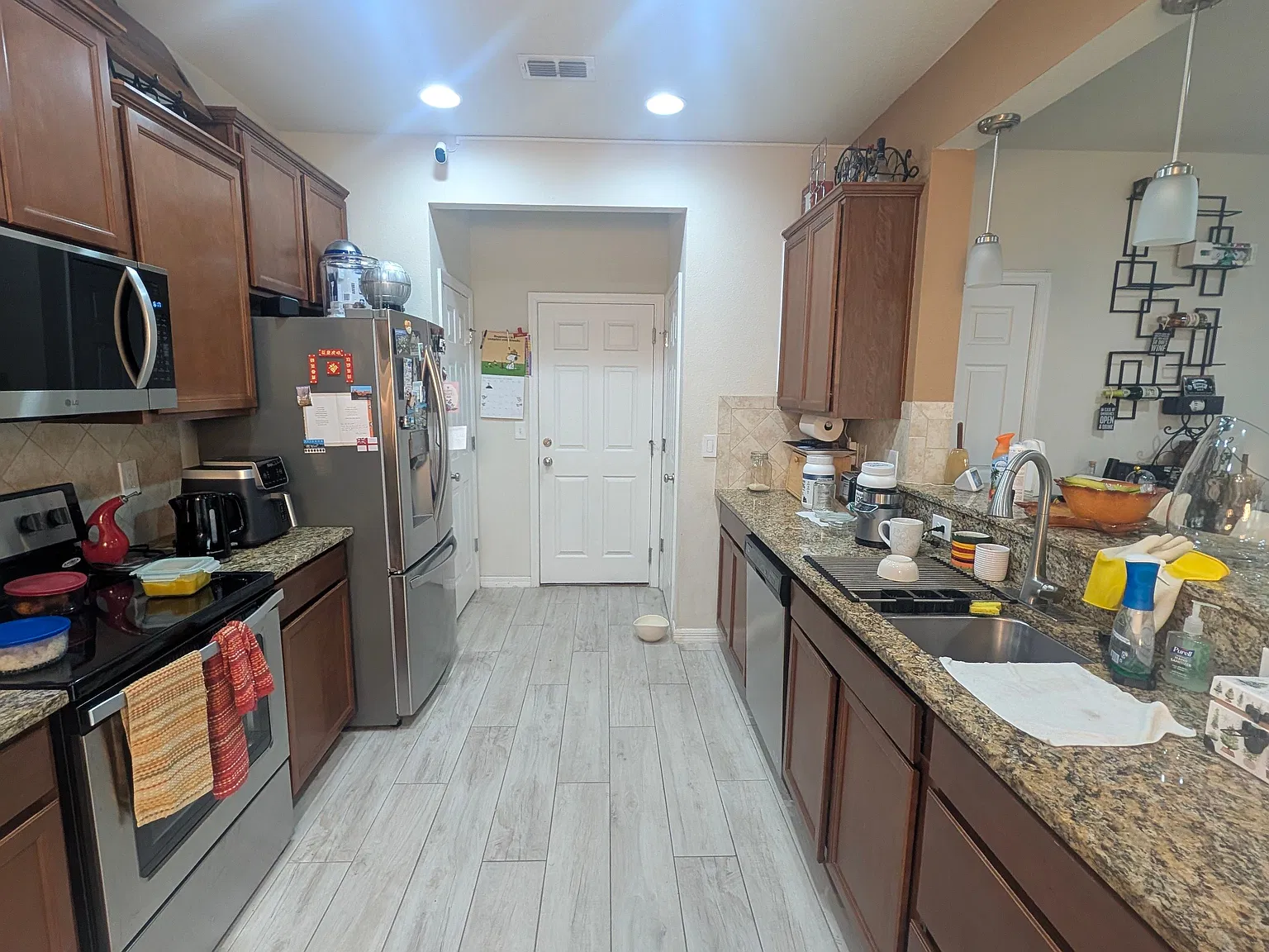 3 bed, 2.5 bath, 1736 sqft, $2,200 — Photo 4