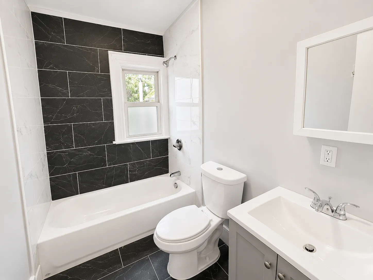 3 bed, 1200 sqft, $1,995 — Photo 3