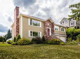 4 Roseanna Park Dr, Waltham, MA 02452