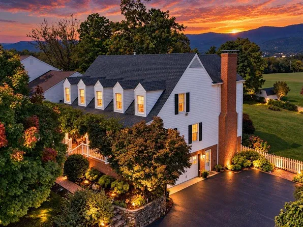 1505 Ashley Dr, Salem, VA 24153