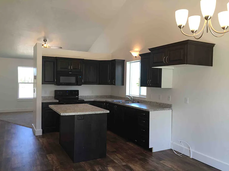 848 N 440 W — Photo 6
