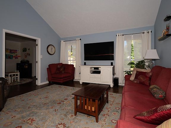 4th image of 365 Wilett Dr