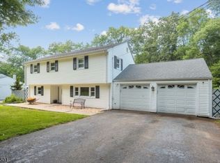 183 Mine Hill Rd, Hackettstown, NJ 07840