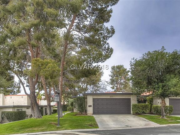 3rd image of 2545 Palmera Dr