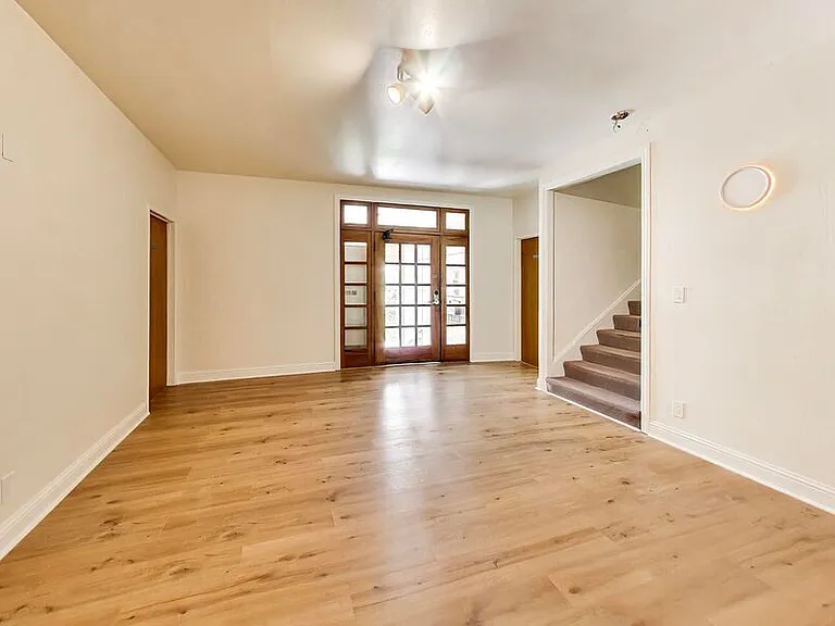 1534 Arch St #2 — Photo 10