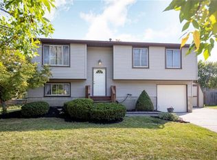 118 Rambling Rd, East Amherst, NY 14051