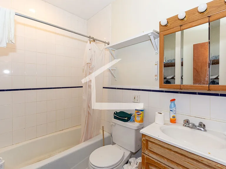 21B Gibbs St #2 — Photo 8