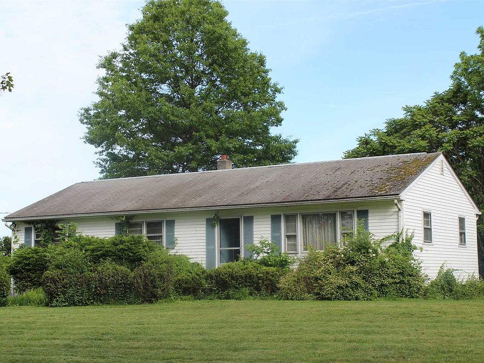 2nd image of 67 Gold Rd