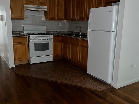 4th image of 625 Barretto St Floor 2