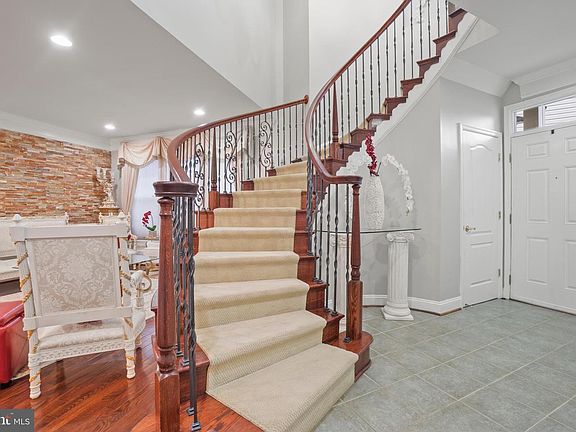 4th image of 5606 Tower Hill Cir