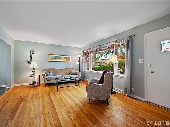 4th image of 212 E Gladys Ave