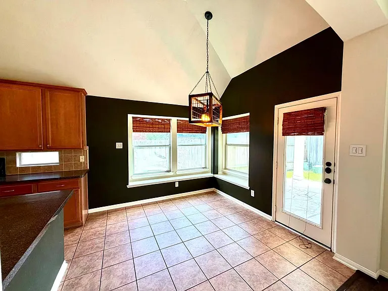 7018 Paradise Park Bnd — Photo 8