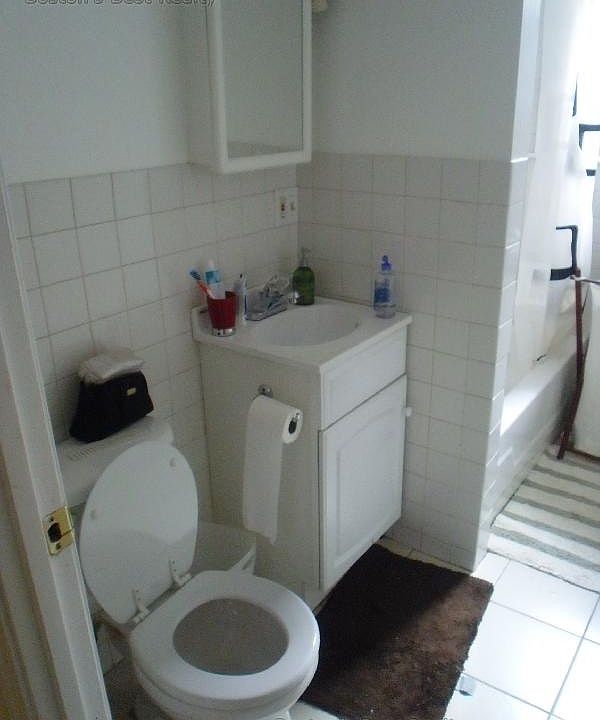 2nd image of 64 Burbank St #8A6