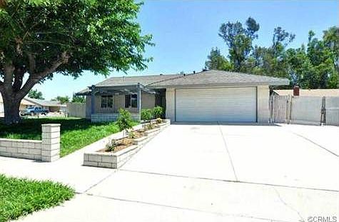 3rd image of 15833 Zenobia Ln