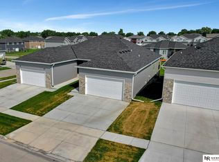 5074 W Stampede Ln, Lincoln, NE 68528