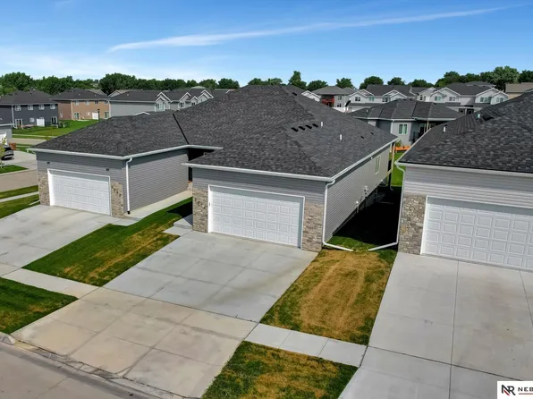 5074 W Stampede Ln, Lincoln, NE 68528