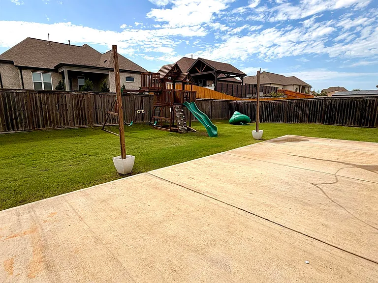 280 Lilly Dr — Photo 35