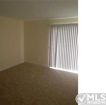 4th image of 550 Graves Ave Unit 26