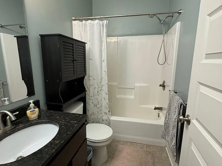 556 Pleasant St SE #1 — Photo 11