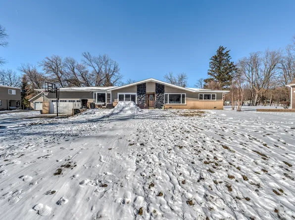 1640 Lowe Dr, Algonquin, IL 60102