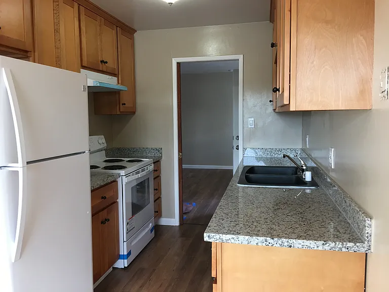 755 E Duane Ave #H — Photo 4