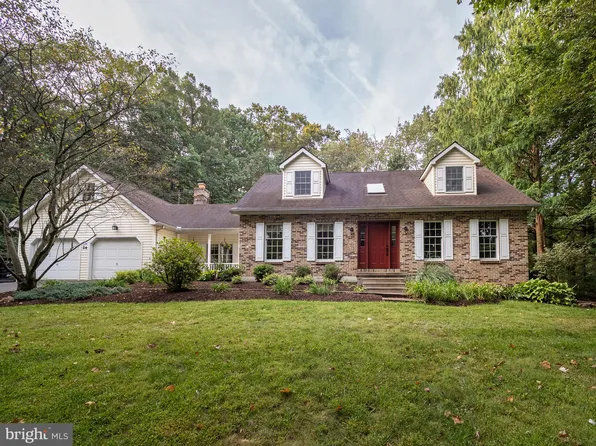 24 Woods Ln, Fleetwood, PA 19522