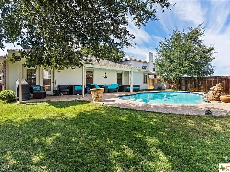 703 Prospector Trl — Photo 33