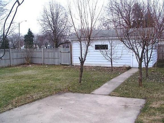2nd image of 3435 S Honey Creek Dr