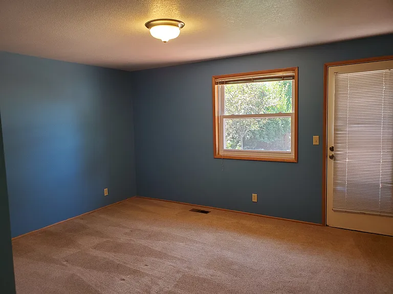 3422 Honeywood St — Photo 12