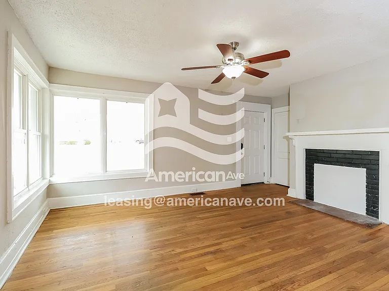12435_005_wm_-_living_room_13580811.jpg
